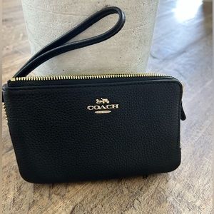 Coach Signature Double Corner Zip Wristlet Black Refined Pebble Leather - NEW